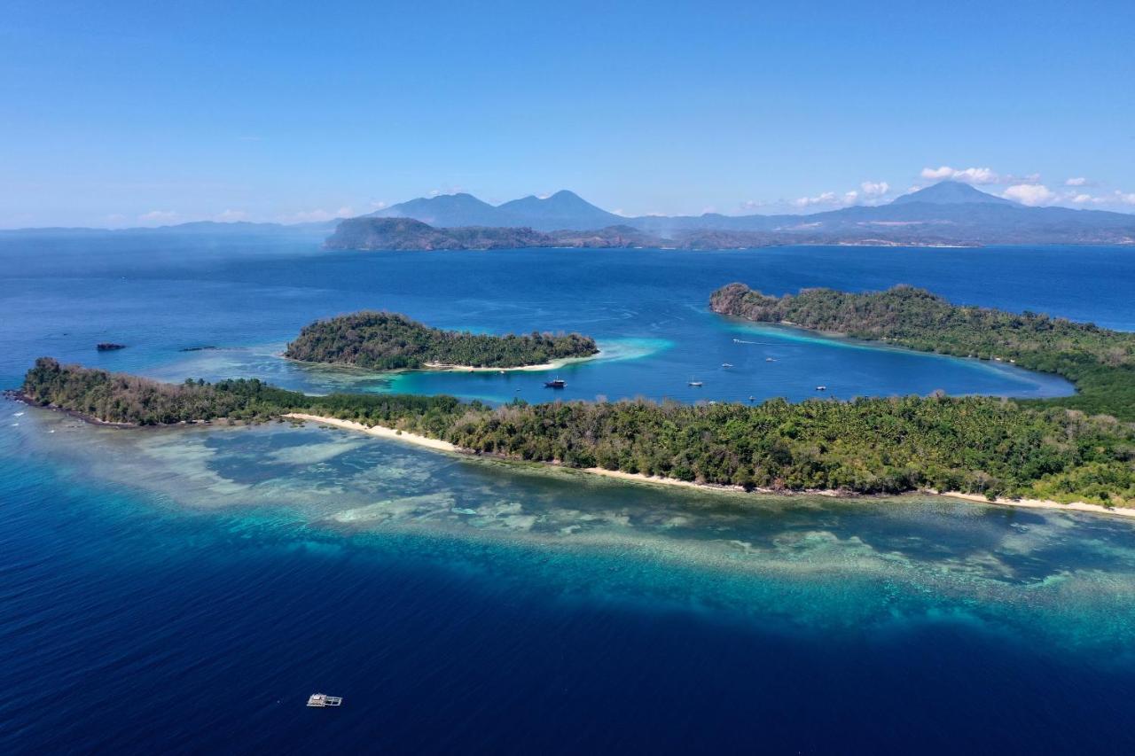 Blue Bay Divers Likupang Exterior foto