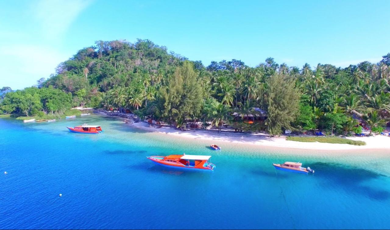 Blue Bay Divers Likupang Exterior foto