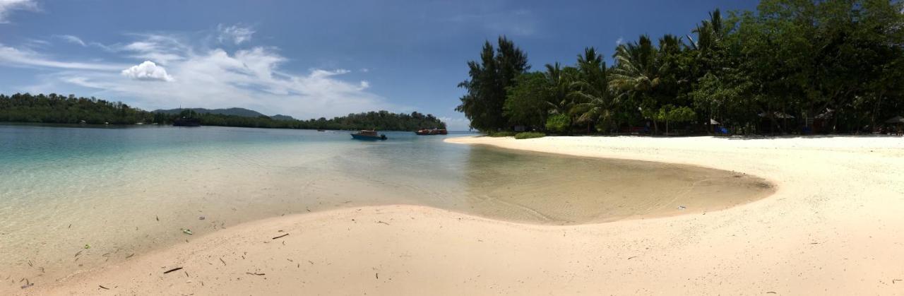 Blue Bay Divers Likupang Exterior foto